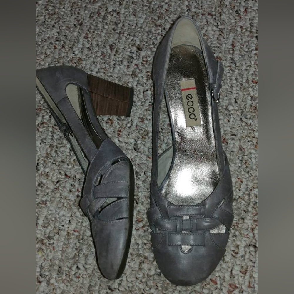 Ecco grey leather shoes